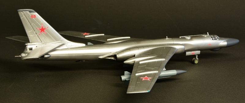 完成品Tu16K-10-26 バジャーC Mod.（トランペッター 144）