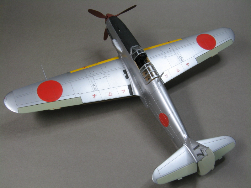 プロフィール（背面より）