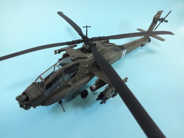 AH-64A アパッチ （HOBBY BOSS 1/72)