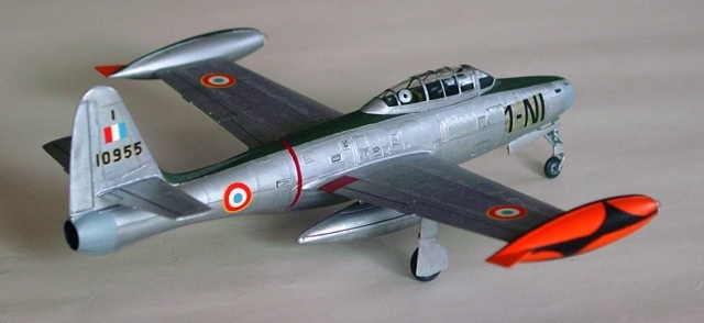F84 サンダージェット (エレール 1/72)