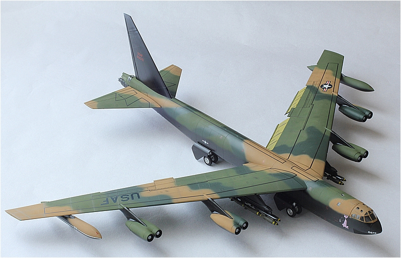 B－52Ｄ（タミヤ１/100）＜飛行機プラモデル製作 ＜2018年8月号