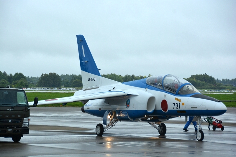 ペーパーもけい > ペーパープレーン ブルーインパルス T4の作り方