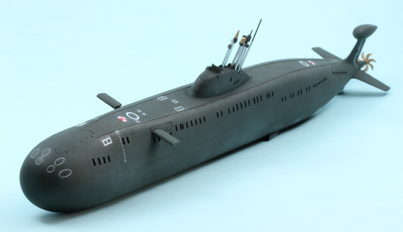 ソビエト　ビクターⅢ型原潜 （ホビーボス 1/350）